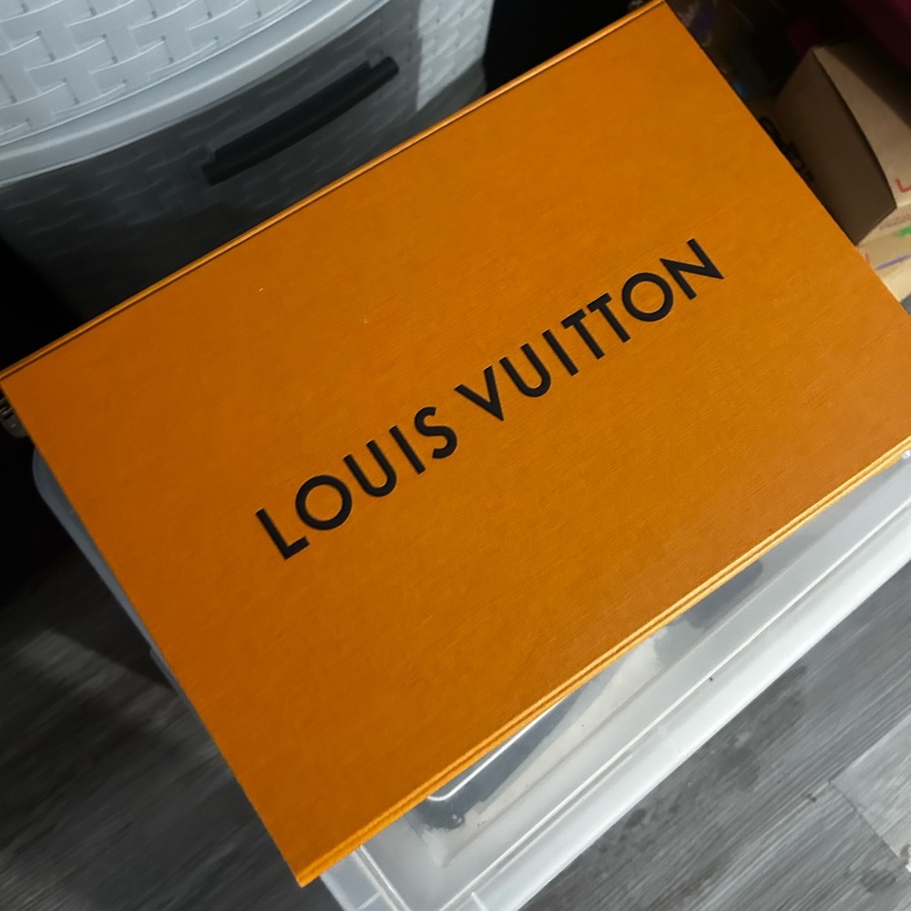 Louis Vuitton Black Scarf Luxurious Wrap - Picture 2 of 6